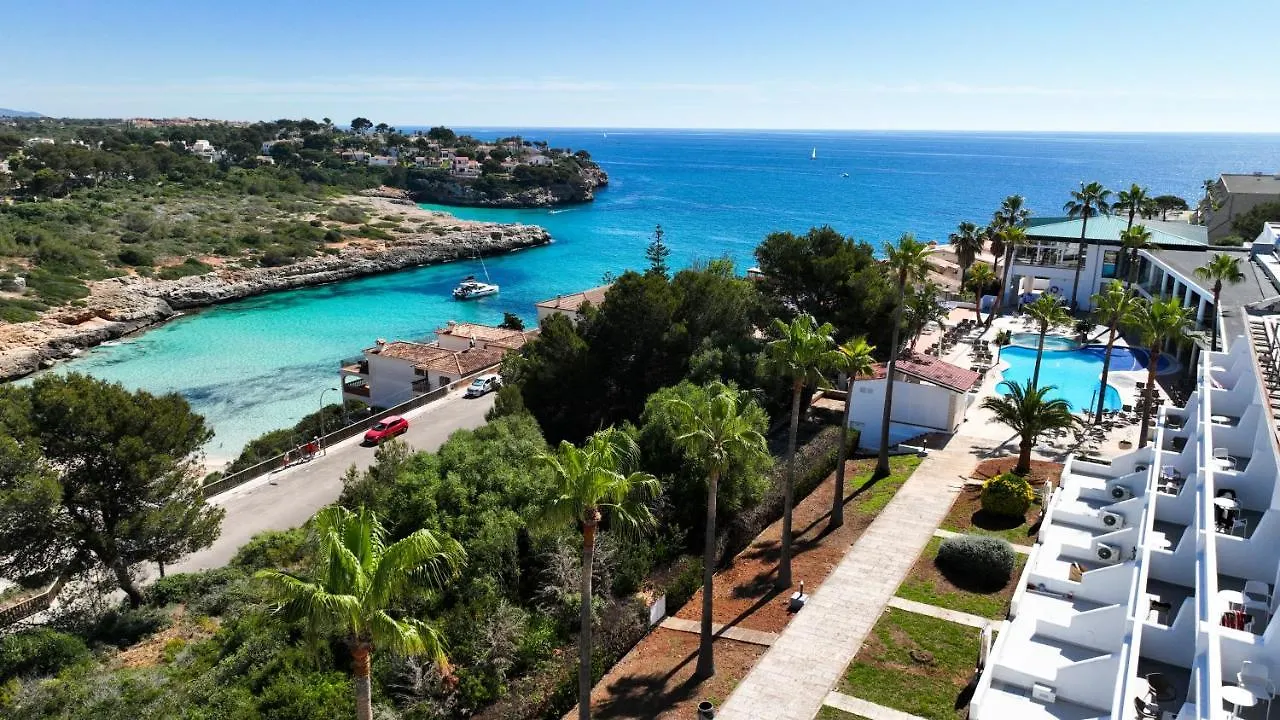 ***  Flipflop Cala Mandia Otel Cala Mandia  İspanya
