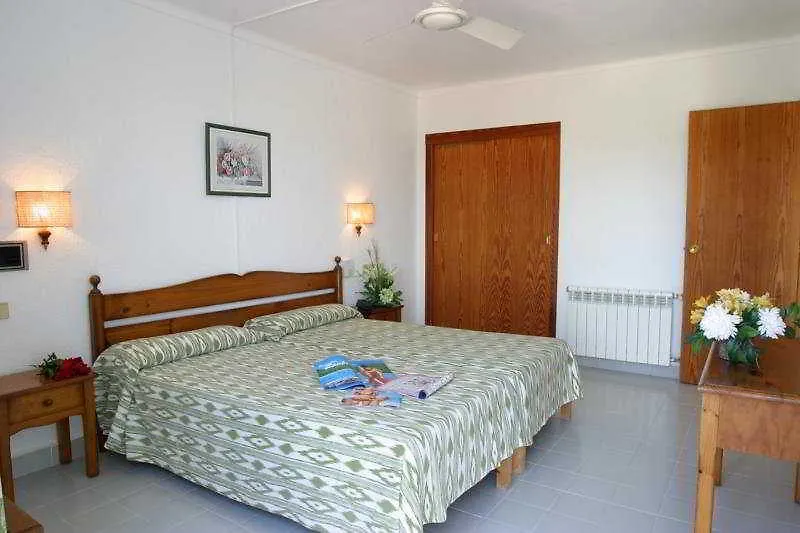 Flipflop Cala Mandia Hotel Cala Mandia